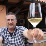 RINO PRELAC – Jedini momjanski „muškatir“ koji na etiketama svojih vina ima lik – mušketira