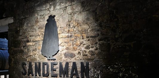 SANDEMAN: Za 50 gvineja kupili su čovjeka bez lica