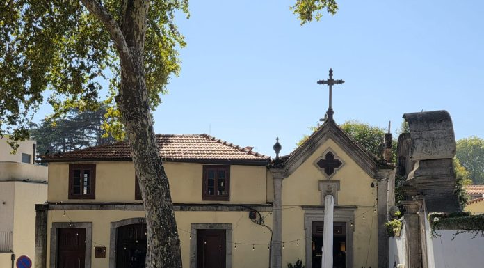 CAPELA INCOMUM: Bacchus Has Taken Over the Altar and Banned Buying on Credit